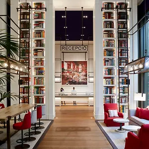 Seventy 4*, Barcelona Spania